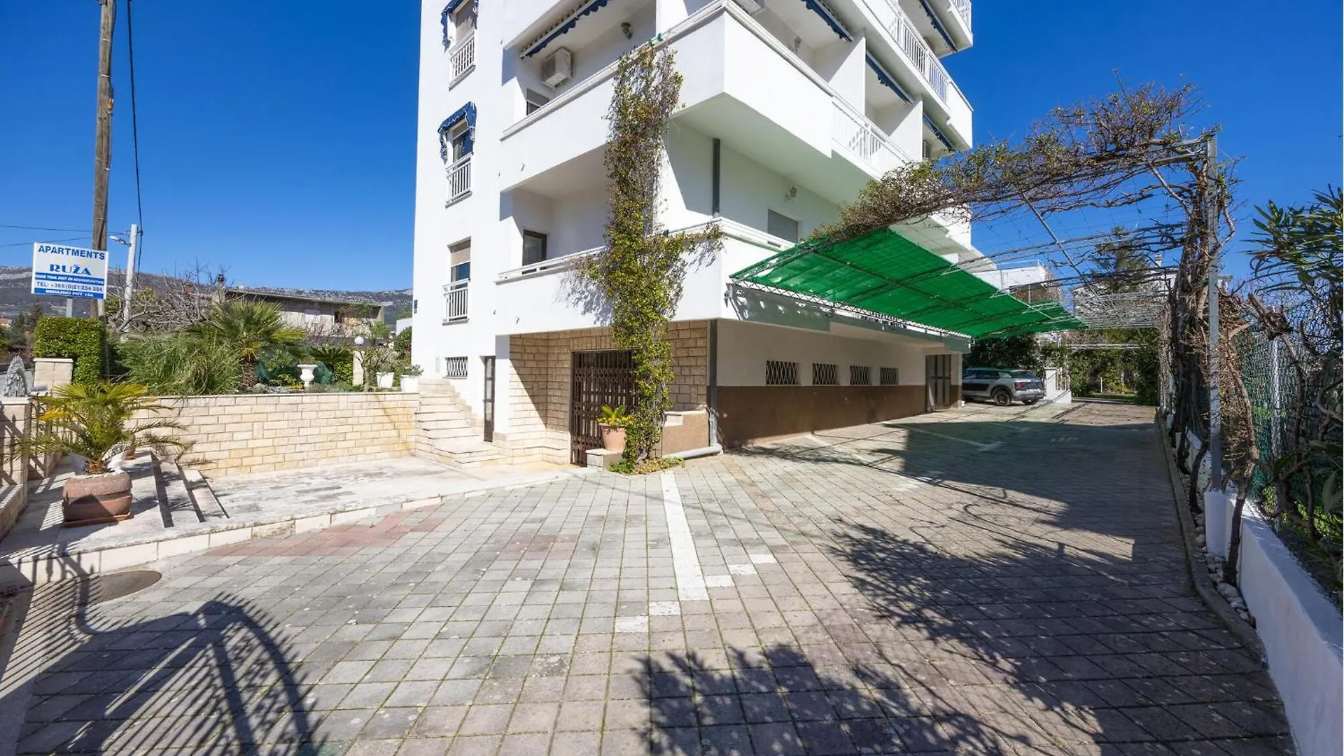 Gorgeous Apartment In Kastel Stafilic Kastela Croatia